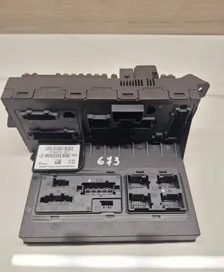 Mercedes-Benz E W211 Fuse module 2115453101