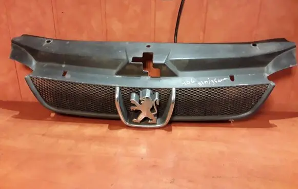 Peugeot 406 Front bumper upper radiator grill 9631250277