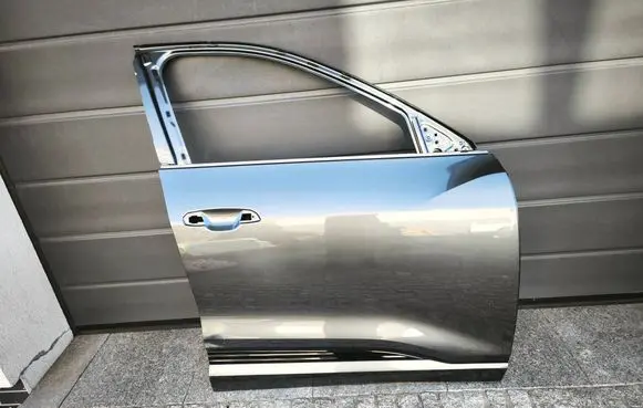Audi e-tron Front door 4KE831052B