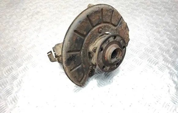 Front wheel hub spindle knuckle