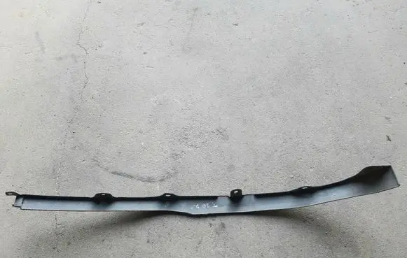 Toyota Corolla Verso E121 Front bumper lip 