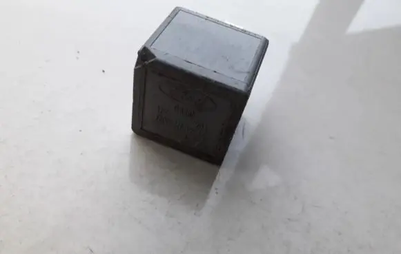 Ford Mondeo Mk III Other relay f80b14b192aa f80b-14b192-aa