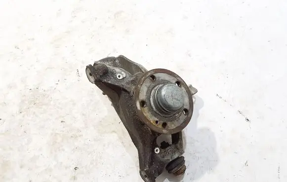 Mercedes-Benz CLA C118 X118 Front wheel hub A2473320700