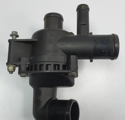 Jaguar XF X250 Thermostat housing 9X23-8A586-AD