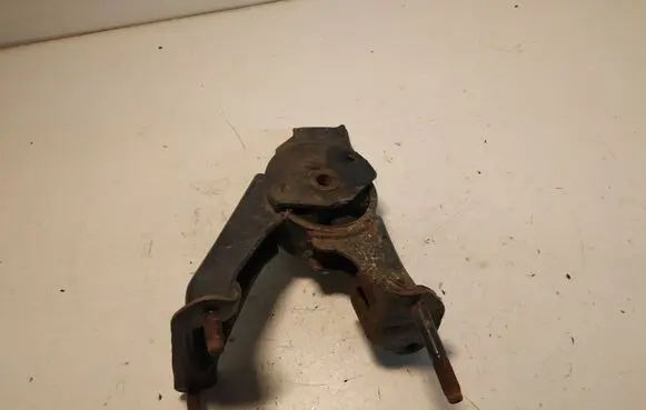 Toyota Corolla Verso AR10 Engine mount bracket