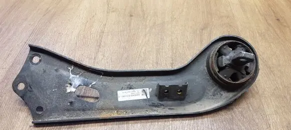 Rear control arm