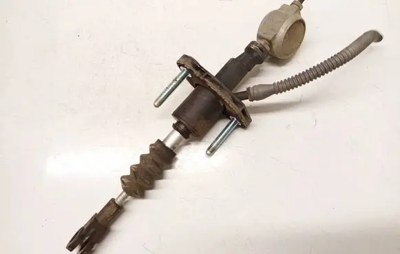 Opel Zafira A Clutch master cylinder 90581565