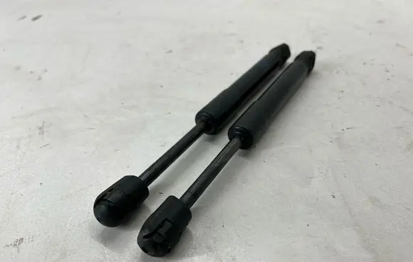 Chevrolet Camaro Tailgate/trunk strut/damper 84110662