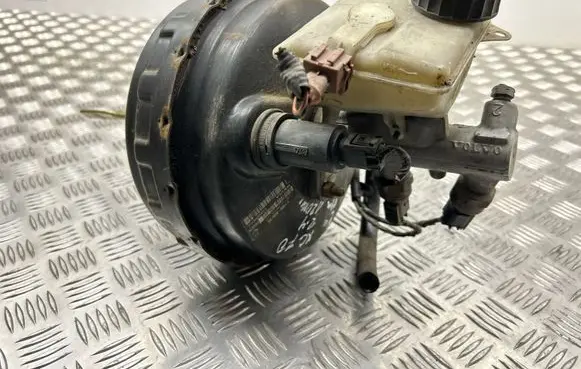 Volvo XC70 Brake booster