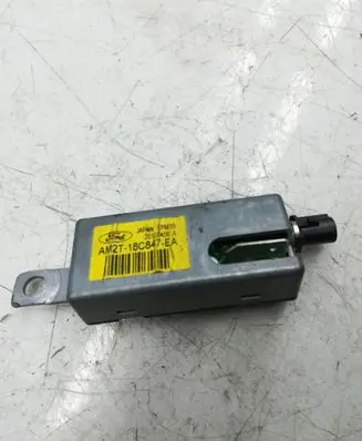 Ford S-MAX Aerial antenna filter AM2T18C847EA 20100406A