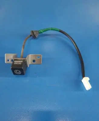 Nissan Leaf I (ZE0) Front bumper camera 