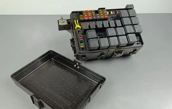 Maserati Quattroporte Fuse box set 67003633