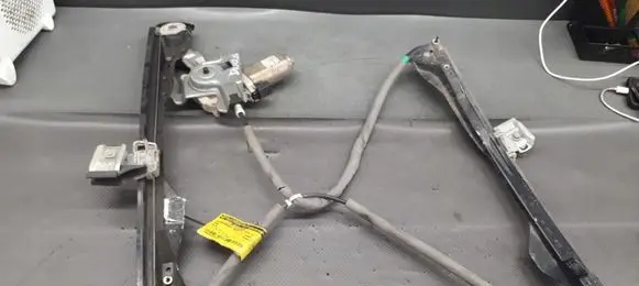 Ford Focus Front window lifting mechanism without motor RHXS4123200