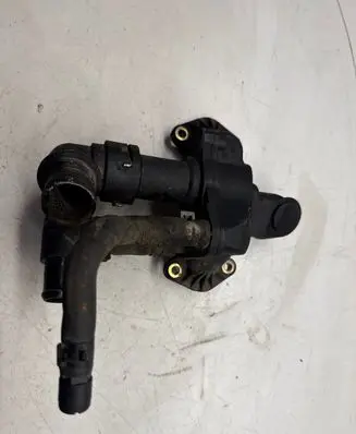 Engine coolant pipe/hose