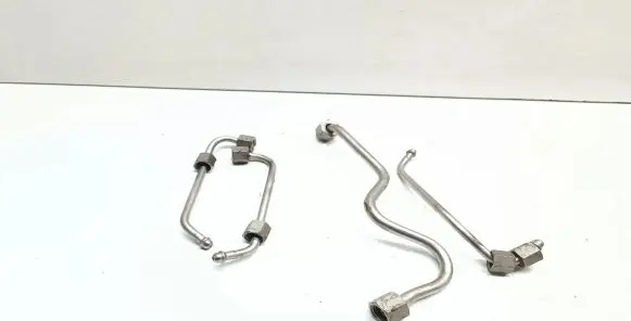 BMW 1 E82 E88 Fuel injector supply line/pipe 