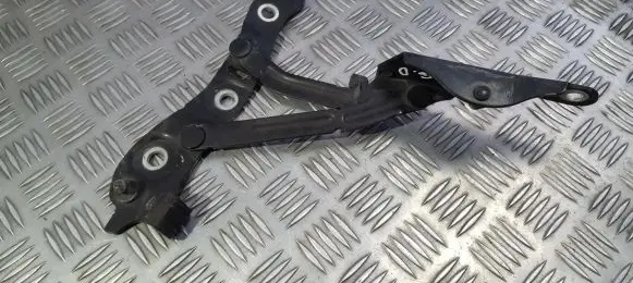 Volvo S60 Tailgate/trunk/boot hinge 8643500