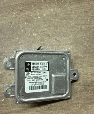 Dodge Challenger Headlight ballast module Xenon CHVA61B10373