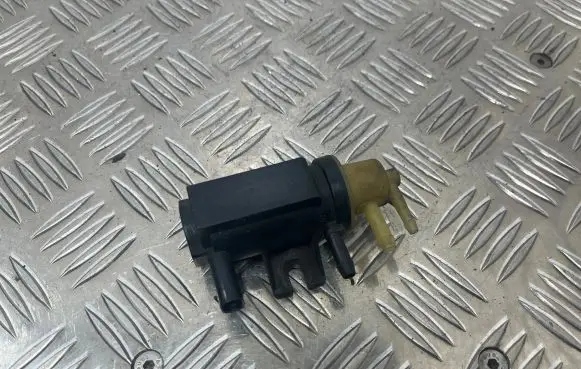 Mercedes-Benz E W212 Turbo solenoid valve A0091533128 70078208