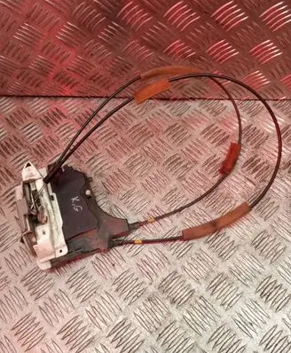 Mitsubishi Grandis Rear door lock 