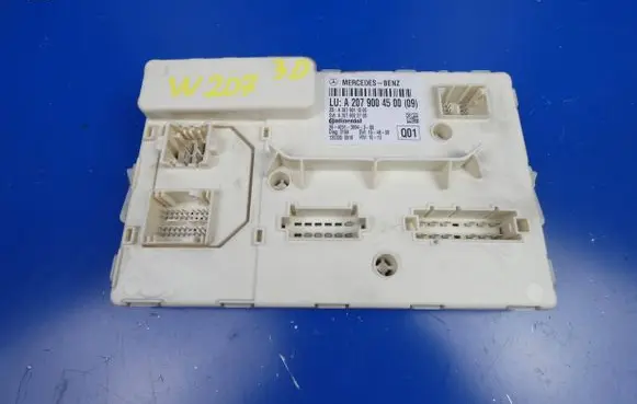 Mercedes-Benz E A207 Convertible roof control unit A2079004500 A2079011500 A2079022700