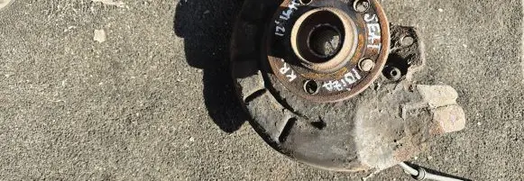 Seat Ibiza IV (6J,6P) Front wheel hub spindle knuckle 6J6P