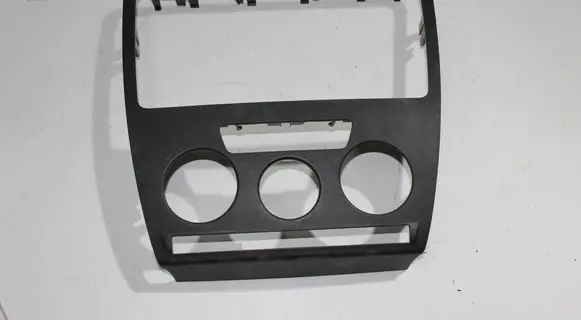 Skoda Octavia Mk2 (1Z) Radio/GPS head unit trim 1Z0858069