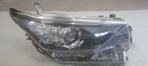 Toyota Auris E210 Headlight/headlamp 8111002K30 90070909