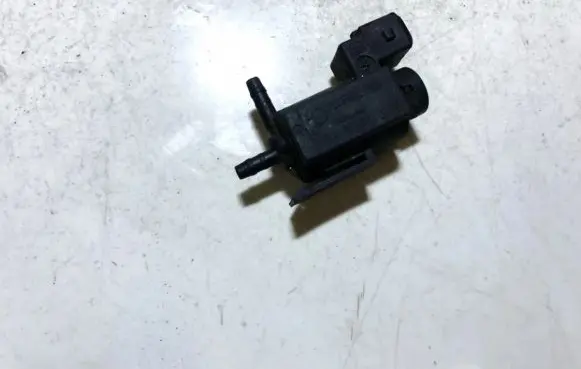 Volvo S60 Turbo solenoid valve 30611668 72224010