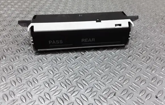 Mazda 3 I Screen/display/small screen BR5S55260
