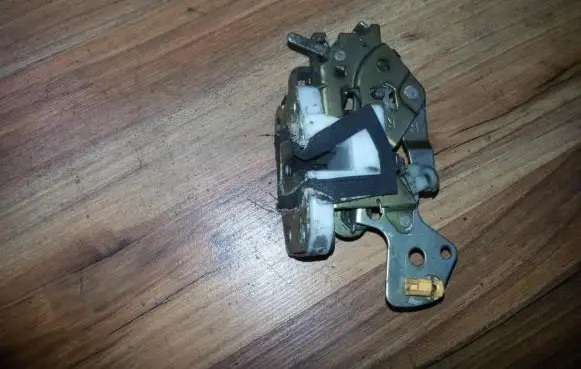 Mazda 121 Rear door lock