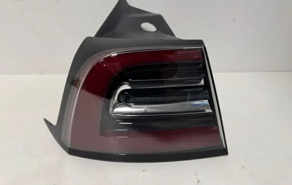 Tesla Model 3 Rear/tail lights 1077399 1077397