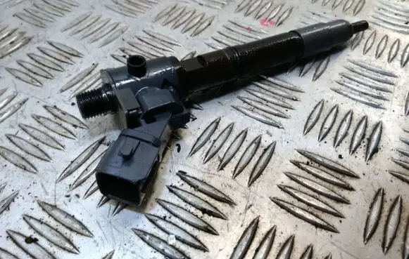Volvo XC60 Fuel injector 31405404