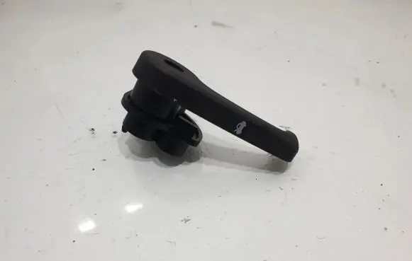 Engine bonnet (hood) release handle