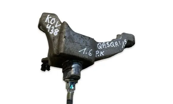 Engine mount bracket
