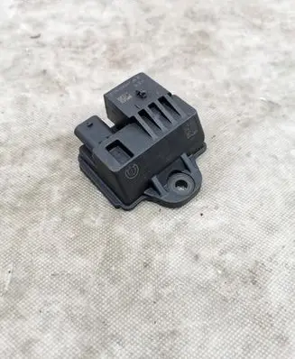 BMW X3 F25 Glow plug pre-heat relay 7810856
