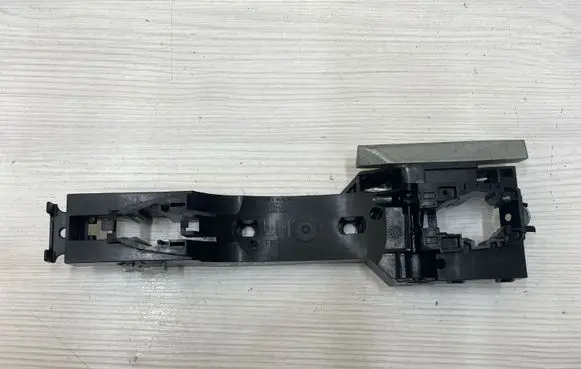 Nissan Qashqai J12 Front door coupe exterior handle/bracket GE0061552