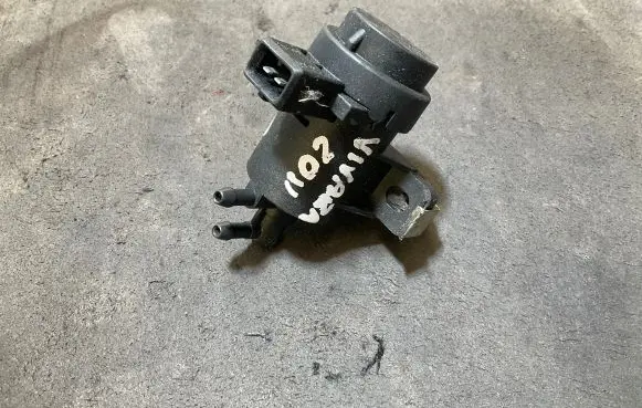 Opel Vivaro Turbo solenoid valve 7700113071