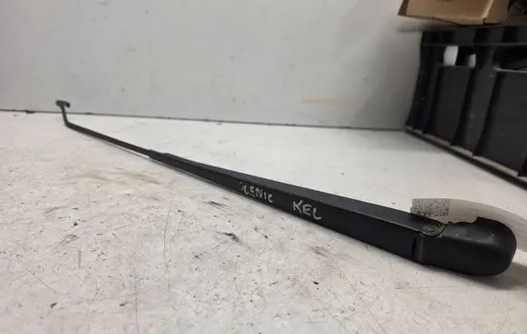 Renault Scenic I Front wiper blade arm 7700843526