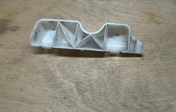 Nissan Qashqai Front bumper mounting bracket 62223JD000
