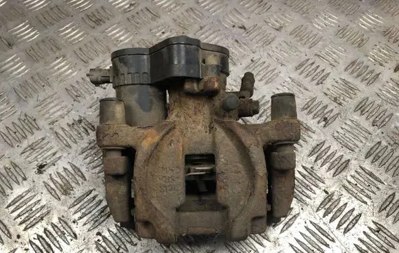 Subaru Outback (BS) Rear brake caliper