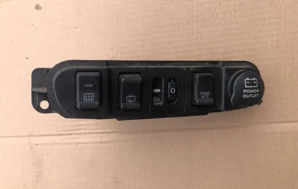Chrysler PT Cruiser A set of switches 04671673AA