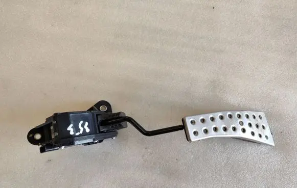 Honda Civic Accelerator throttle pedal 31308J27 JM08A