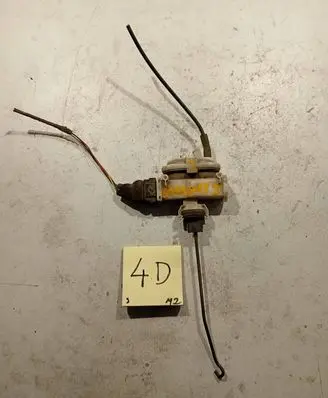 Volkswagen PASSAT B5 Central locking motor 90494172