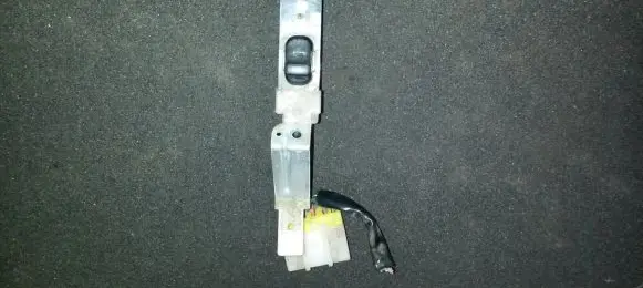 Nissan Primera Electric window control switch 2540191n24 ts4-611-1lh