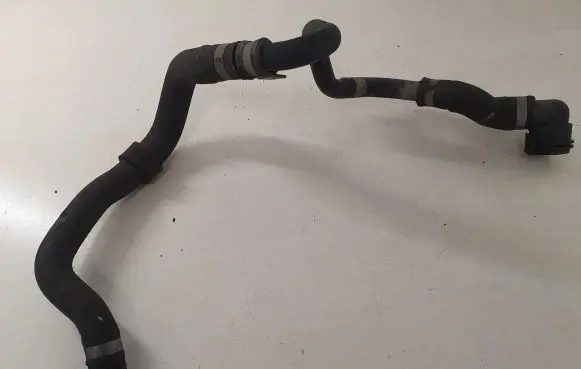 Mercedes-Benz C W204 Engine coolant pipe/hose
