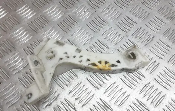 Mazda 3 I Front bumper mounting bracket
