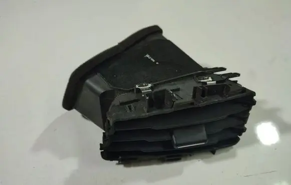 Ford Focus Dash center air vent grill BM51A018B09CF3JA6