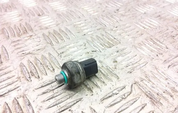 BMW 1 E82 E88 Air conditioning (A/C) pressure sensor 9181464
