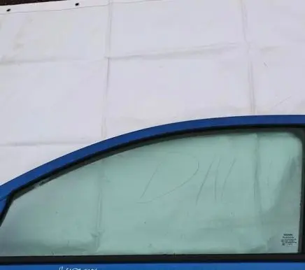 Nissan Qashqai Front door window glass four-door