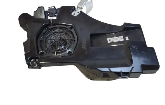 Audi A3 S3 A3 Sportback 8P Subwoofer speaker 8P4035382C 15397